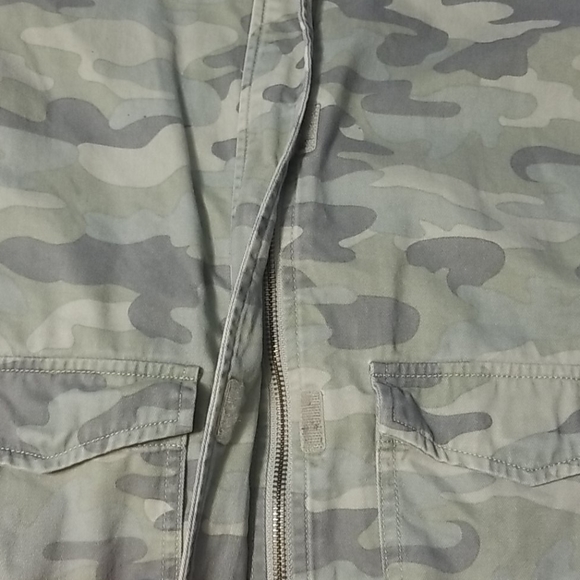 Girls XL/14 Children's Place camo jacket - Picture 6 of 9